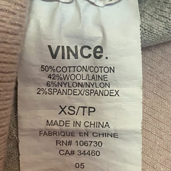 😊VINCE Pale Pink Cropped Sweater Double Faced Gray Accent Crew Neck Cropped EUC - Picture 7 of 10